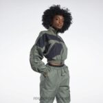kvinner jegergrønn 2X42N940 Reebok cardi b vevd satengjakke