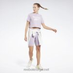 kvinner lilla oase 2X42N838 Reebok logo-shorts med identitet - Bilde 2