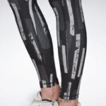 kvinner nattsvart 2X42N638 Reebok myt allover print tights - Bilde 6