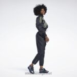 kvinner svart 2X42N937 Reebok cardi b vevd satengjakke - Bilde 2