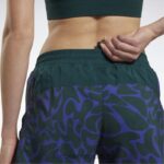 kvinner Skoggrønn 2X42N596 Reebok løpende shorts med trykk - Bilde 5