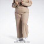 kvinner taupe 2X42N819 Reebok klassiske omvendt fleecebukser med brede ben (plus size)