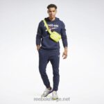 menn vektor marine 2X42N1175 Reebok identitetsfleece hettegenser med stablet logo-genser - Bilde 2