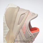 myk ecru/canyon korall/oransje flare 2X42N297 Reebok nanoflex tr treningssko for kvinner - Bilde 8